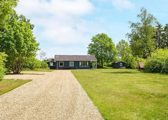 5 Person In Bording-by Traum *