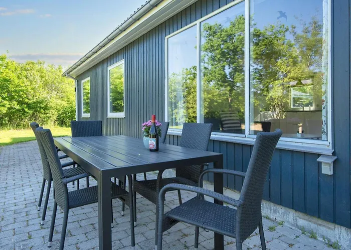 5 Person In Bording-by Traum