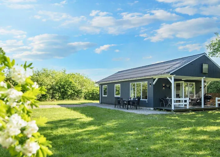 5 Person In Bording-by Traum *